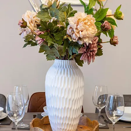 No 31 Village Semesterbostad